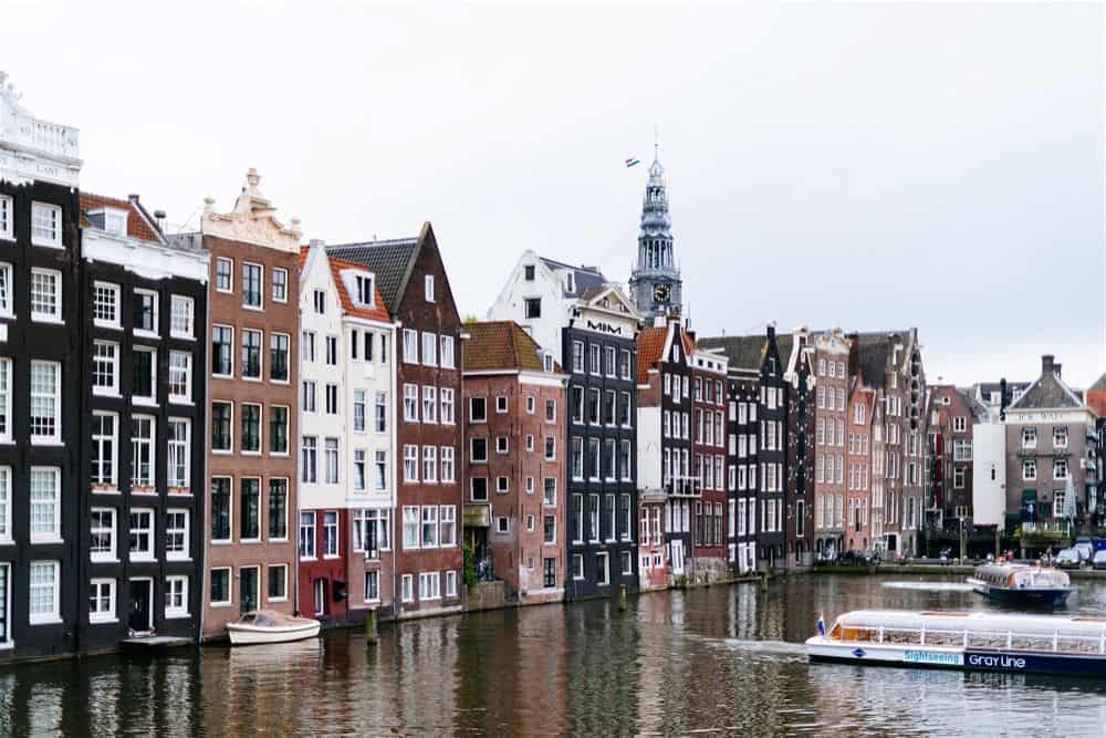 donde alojarse en amsterdam