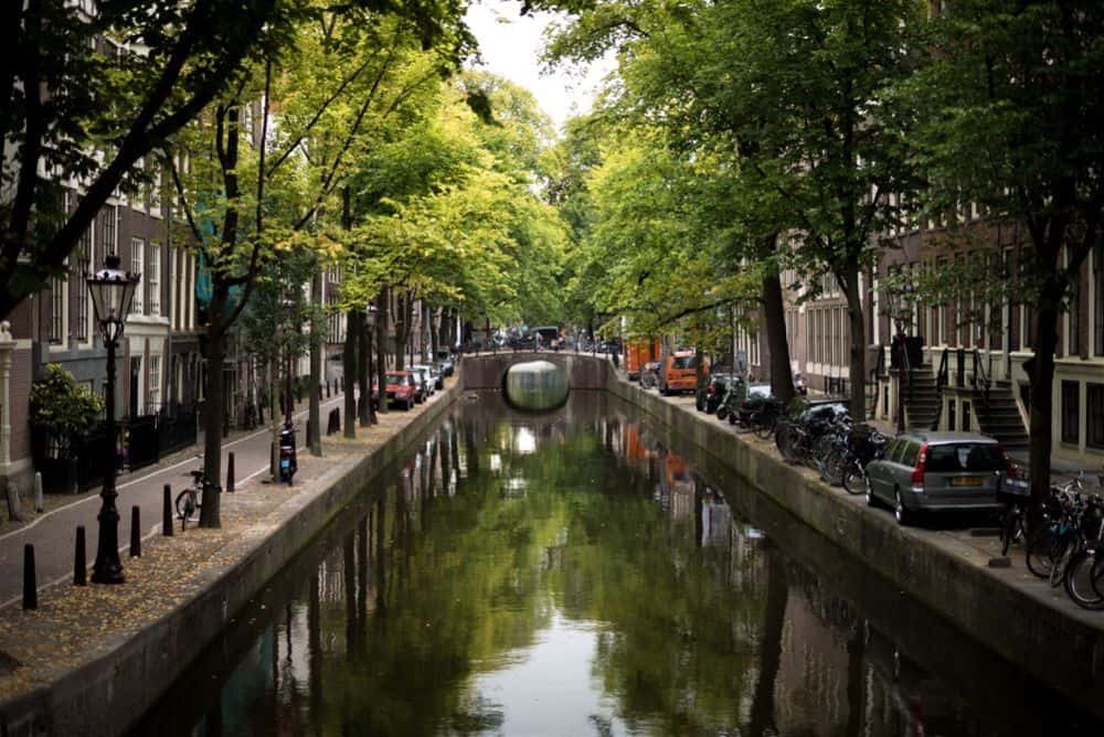 donde alojarse en amsterdam