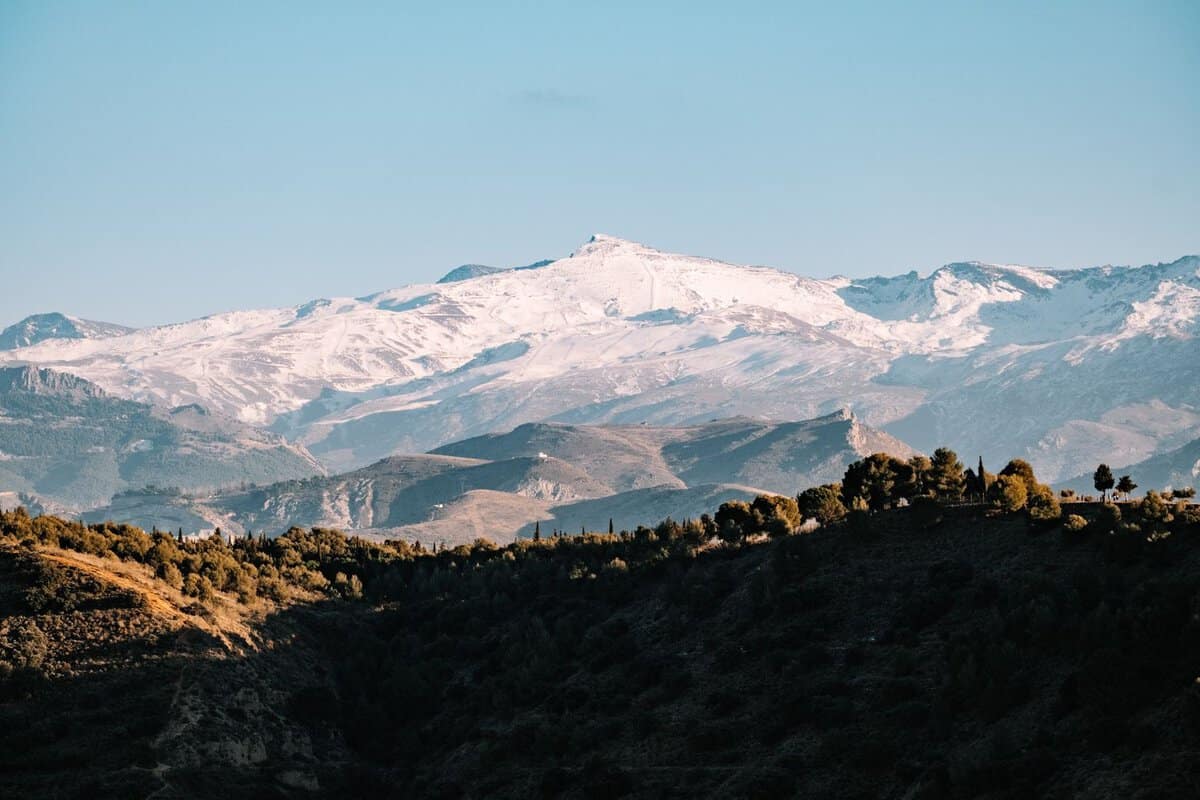 sierra nevada en granada, vistas desde el mirador de la Ermita de San Miguel Alto