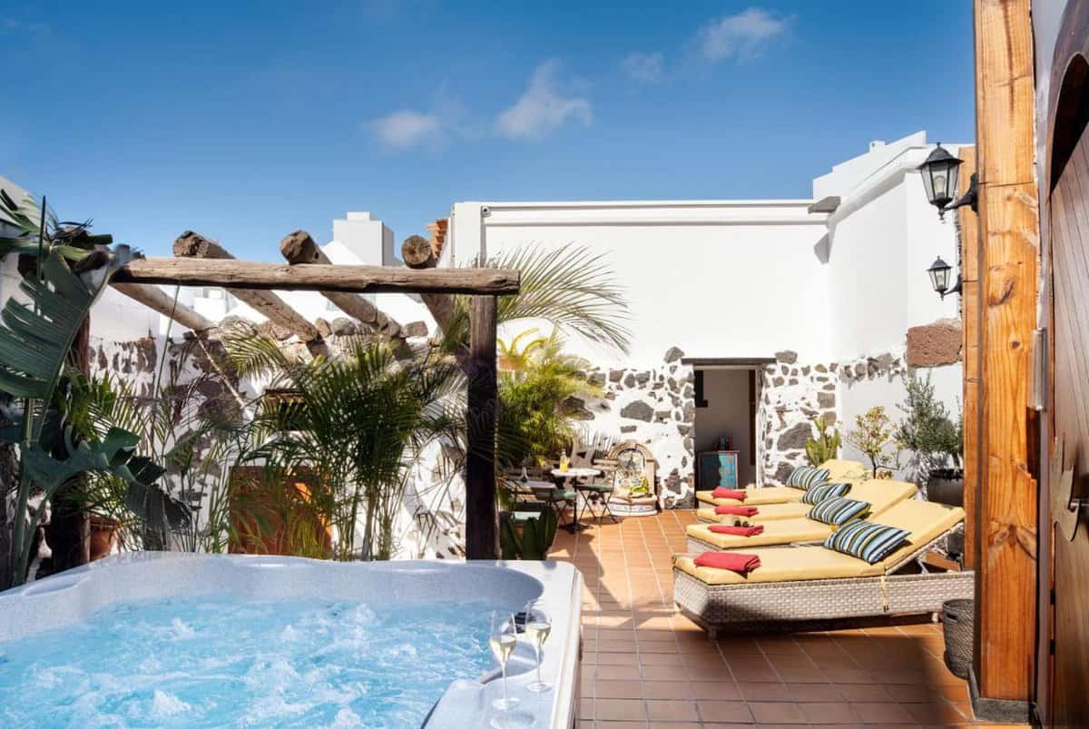 donde alojarse en lanzarote