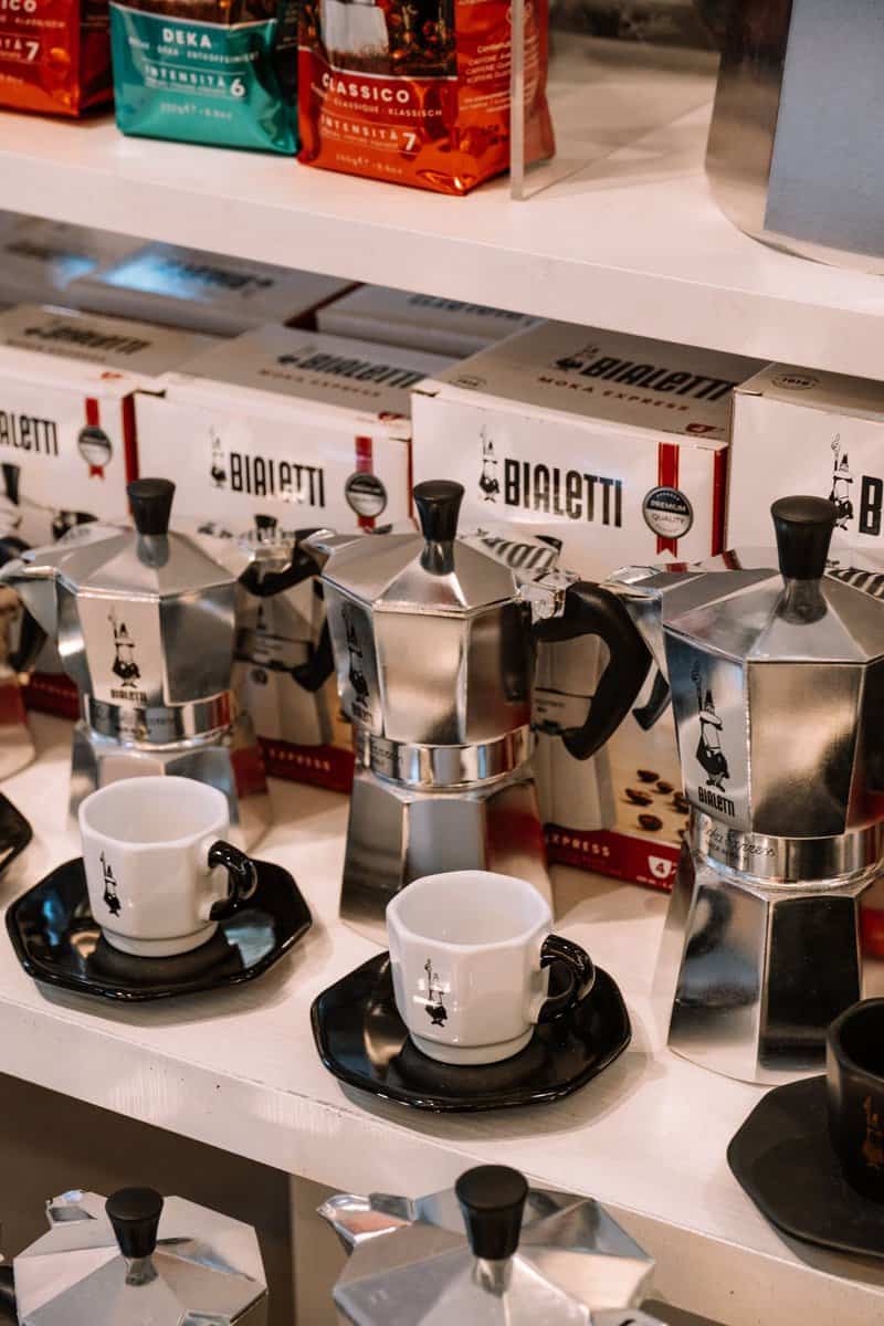 tienda de cafe Bialetti en milan