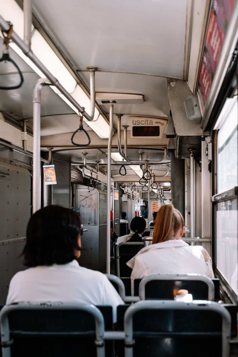 como moverse por milan en transporte publico
